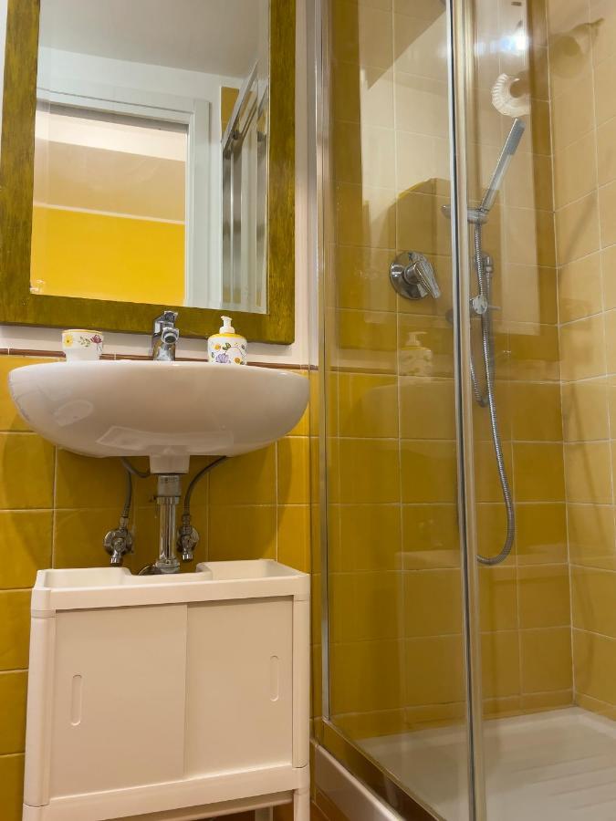 Giallo Napoli מראה חיצוני תמונה